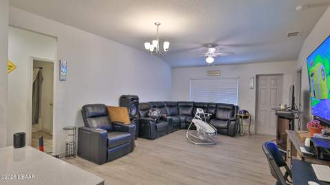 324 N Caroline Street, Daytona Beach FL - photo 6 of 23