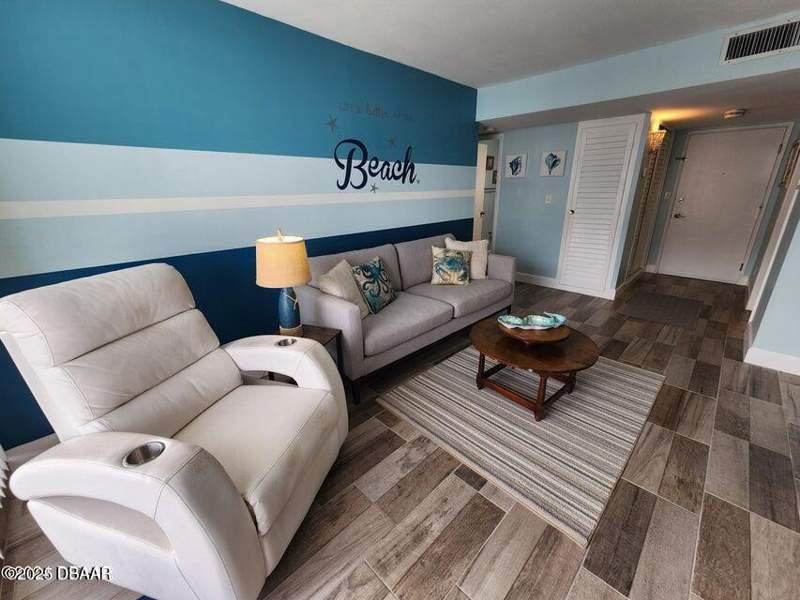 1 bedroom Condominium at 2800 N Atlantic Avenue #810, Towers, Daytona Beach — photo 3