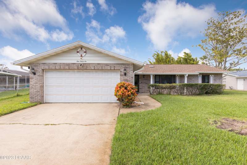 3 bedroom Single Family Residence at 136 Hitching Post Drive, Georgetowne, Daytona Beach — photo 2