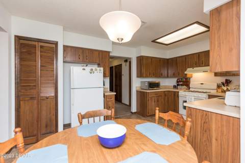 136 Hitching Post Drive, Daytona Beach FL - photo 6 of 52