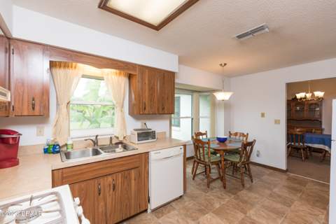 136 Hitching Post Drive, Daytona Beach FL - photo 12 of 52
