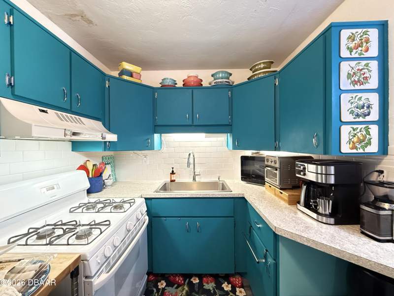 2 bedroom Single Family Residence at 2805 Saxon Drive, Fuquay Sub, New Smyrna Beach — photo 4