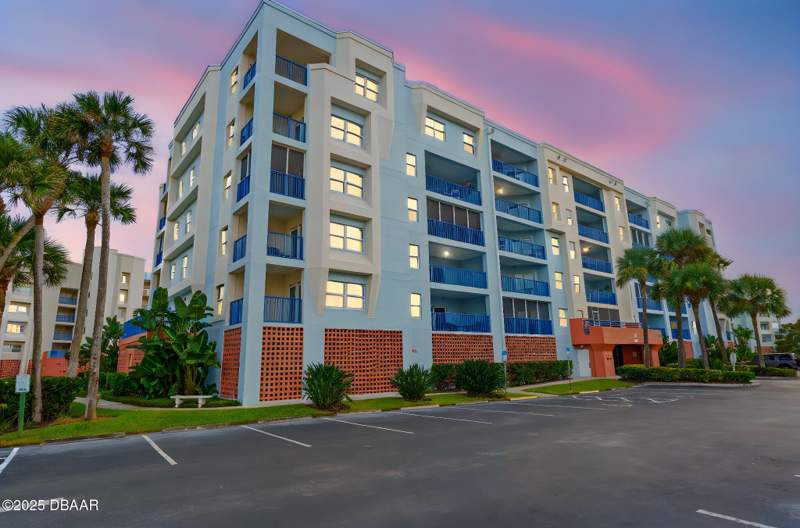 3 bedroom Condominium at 5300 S Atlantic Avenue #2303, Ocean Walk At New Smyrna Beach Building No 2 A Condo, New Smyrna Beach — photo 2