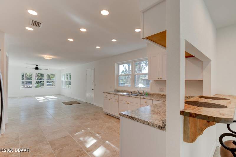 2 bedroom Single Family Residence at 4 Main Street, Harbor Oaks, Port Orange — photo 3