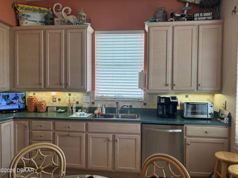 121 Florida Shores Boulevard, Daytona Beach FL - photo 7 of 32