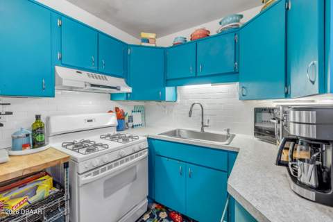 2805 Saxon Drive, New Smyrna Beach FL - photo 15 of 54