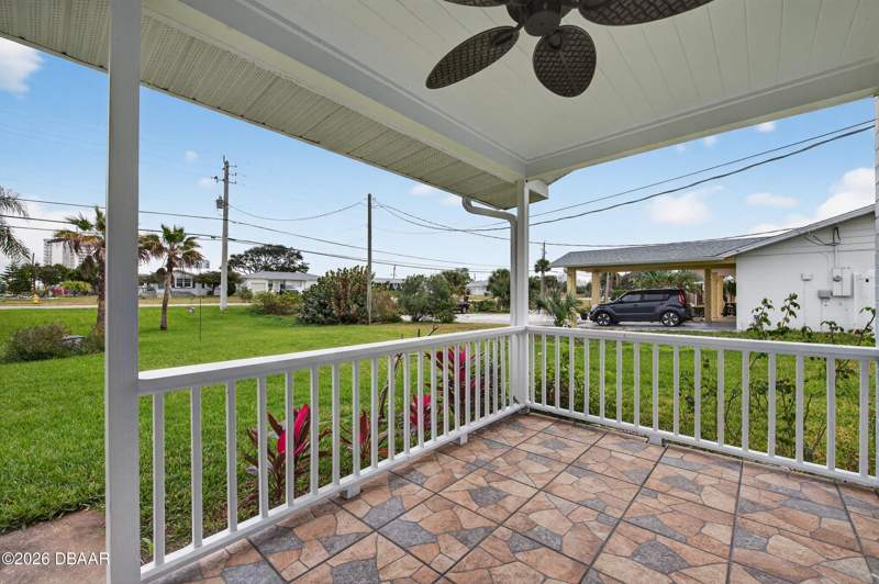 3 bedroom Single Family Residence at 2100 S Peninsula Drive, Daytona Beach, Daytona Beach — photo 2