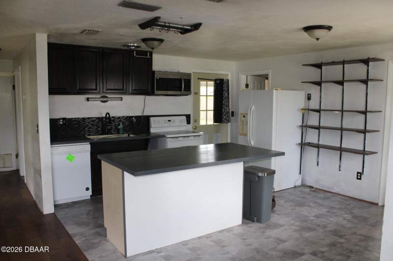 3 bedroom Single Family Residence at 1011 Beulah Drive, Edgewater Acres, Edgewater — photo 4