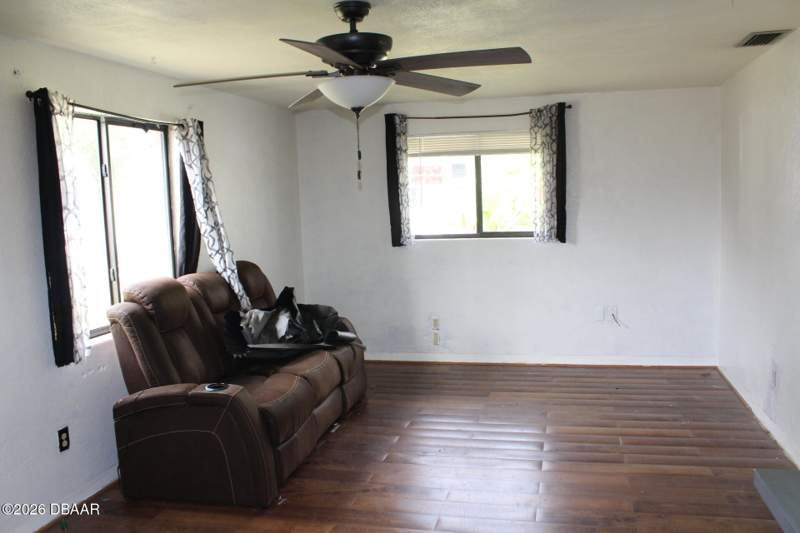 3 bedroom Single Family Residence at 1011 Beulah Drive, Edgewater Acres, Edgewater — photo 2