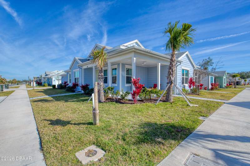 2 bedroom Single Family Residence at 198 Gypsy Palace Lane, Latitude, Daytona Beach — photo 3