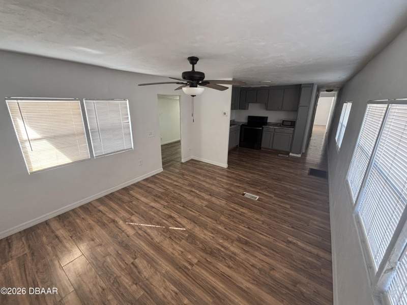 2 bedroom Manufactured Home at 5480 Pineland Avenue, Commonwealth, Port Orange — photo 4