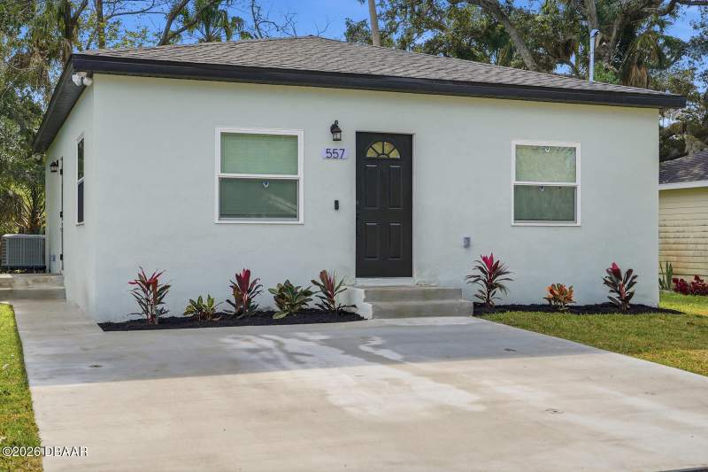 3 bedroom Single Family Residence at 557 Live Oak Avenue, Daytona Beach, Daytona Beach — photo 3