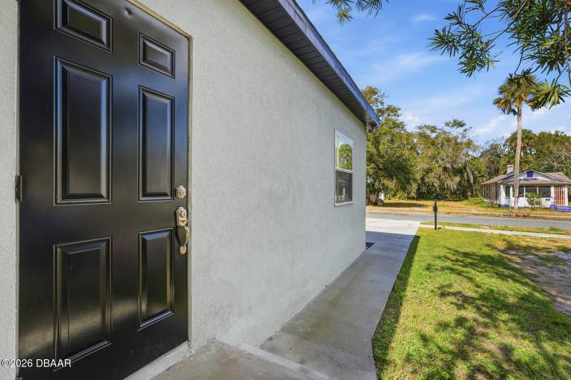 3 bedroom Single Family Residence at 557 Live Oak Avenue, Daytona Beach, Daytona Beach — photo 5