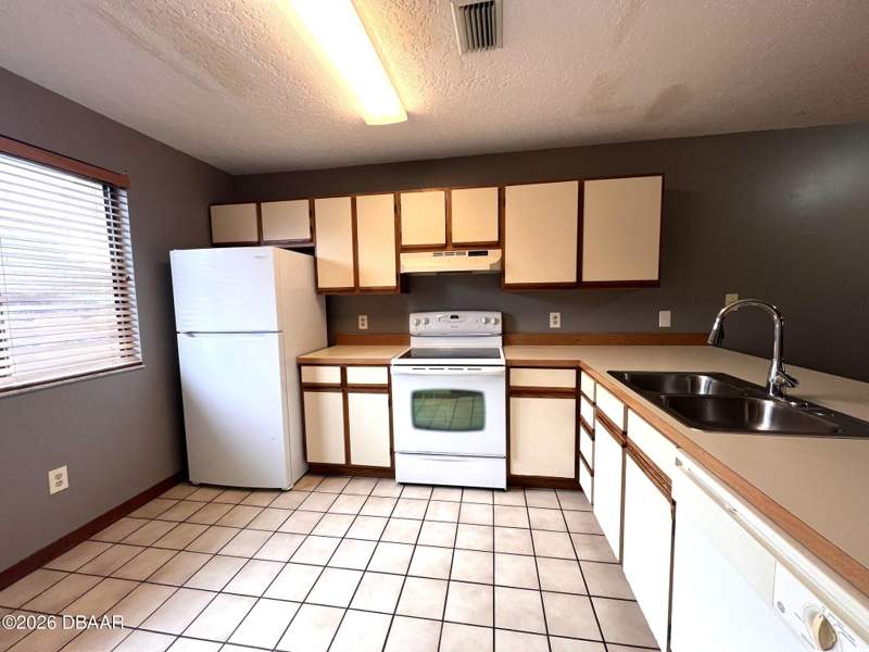 2 bedroom Townhouse at 3559 Forest Branch Drive #C, Townhomes West, Port Orange — photo 3