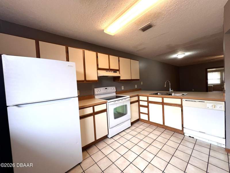 2 bedroom Townhouse at 3559 Forest Branch Drive #C, Townhomes West, Port Orange — photo 2