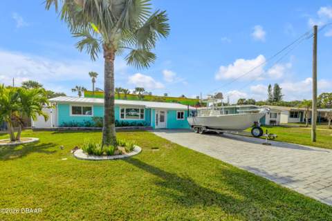 921 E 2nd Avenue, New Smyrna Beach FL - photo 7 of 69