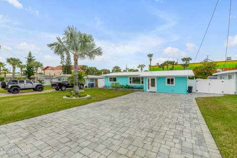 921 E 2nd Avenue, New Smyrna Beach FL - photo 9 of 69