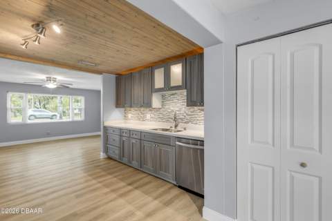 921 E 2nd Avenue, New Smyrna Beach FL - photo 20 of 69