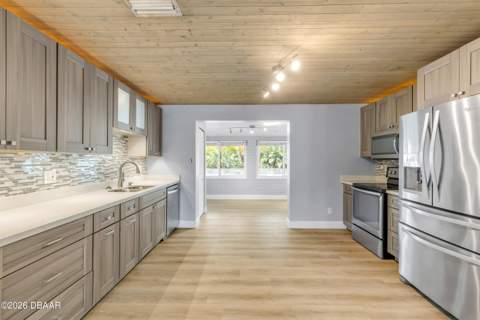 921 E 2nd Avenue, New Smyrna Beach FL - photo 22 of 69