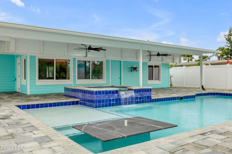 3 bedroom Single Family Residence at 921 E 2nd Avenue, New Smyrna Beach, New Smyrna Beach — photo 2