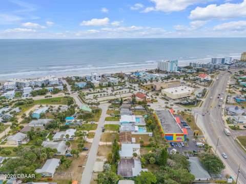 921 E 2nd Avenue, New Smyrna Beach FL - photo 6 of 69