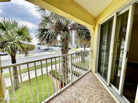 3733 Cardinal Boulevard #2, Daytona Beach FL - photo 17 of 35