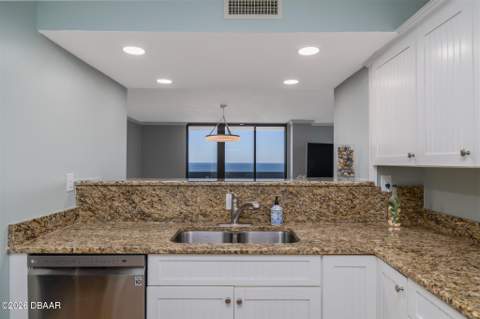 1420 N Atlantic Avenue #1601, Daytona Beach FL - photo 11 of 31