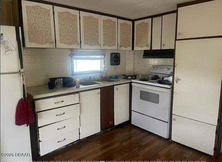 2 bedroom Manufactured Home at 5410 Taylor Avenue, Commonwealth, Port Orange — photo 3