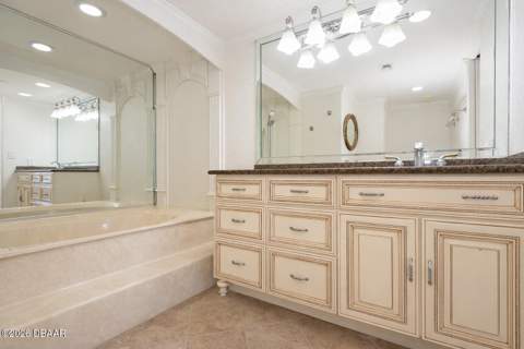 2425 S Atlantic Avenue #1105, Daytona Beach Shores FL - photo 24 of 73
