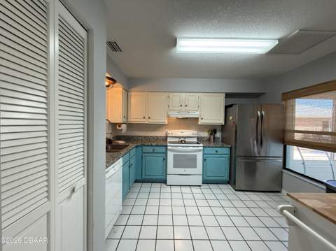 828 E 23rd Avenue, New Smyrna Beach FL - photo 9 of 25