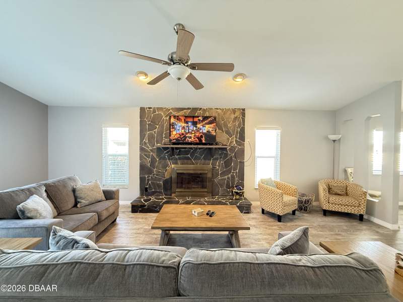 3 bedroom Single Family Residence at 828 E 23rd Avenue, Not on the List, New Smyrna Beach — photo 4