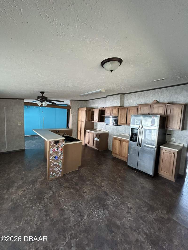 3 bedroom Manufactured Home at 1158 Coquina Bluff, Oak Bluff, Daytona Beach — photo 2
