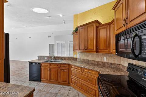 114 Roble Lane, Ormond Beach FL - photo 12 of 66