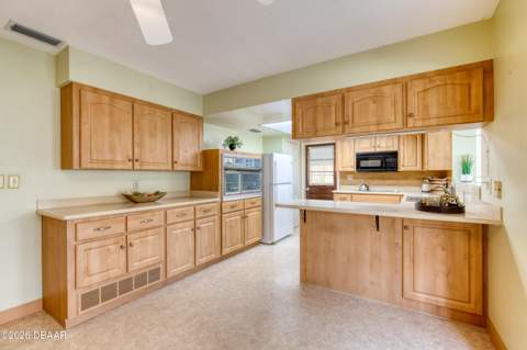308 Navajo Avenue, Ormond Beach FL - photo 17 of 89
