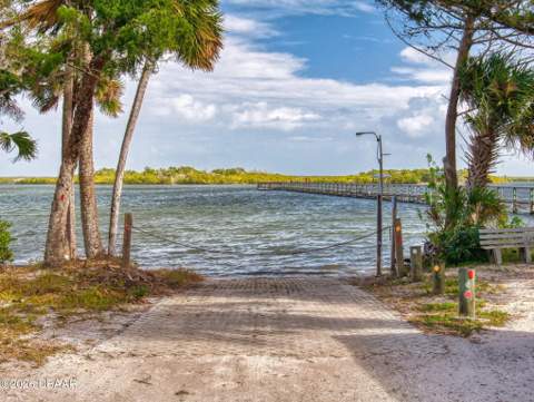 290 Navajo Drive, Oak Hill FL - photo 13 of 58