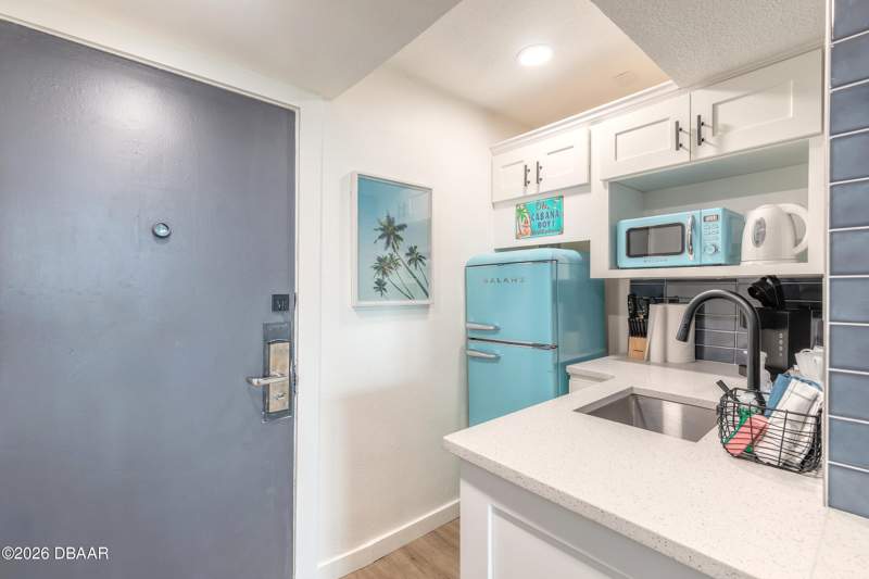 0 bedroom Condotel at 313 S Atlantic Avenue #631, Fountain Beach Resort Condo, Daytona Beach — photo 4