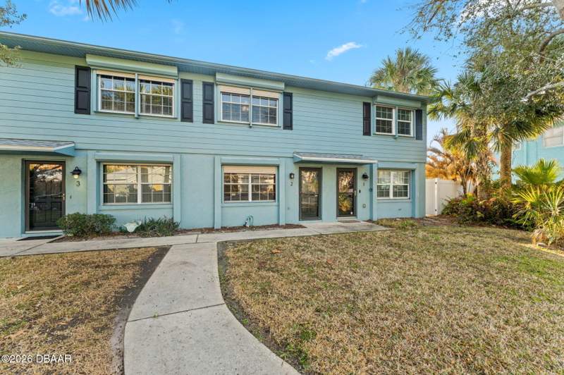 2 bedroom Townhouse at 101 N Pine Street #2, New Smyrna Beach, New Smyrna Beach — photo 3