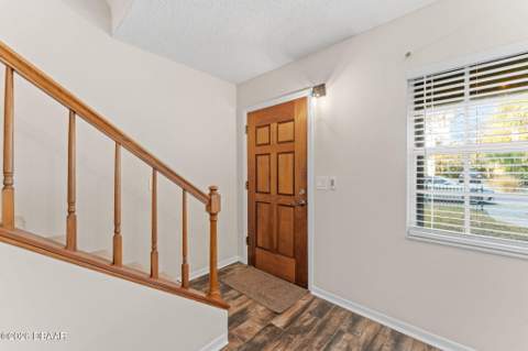 101 N Pine Street #2, New Smyrna Beach FL - photo 8 of 38