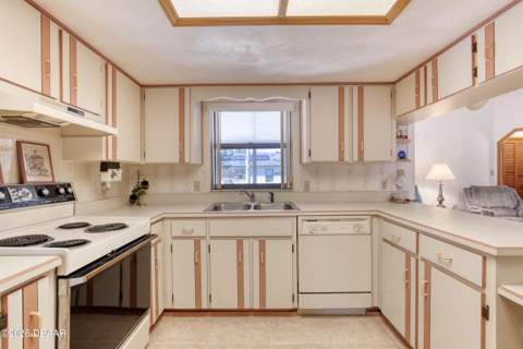 1208 Mardrake Road, Daytona Beach FL - photo 15 of 48