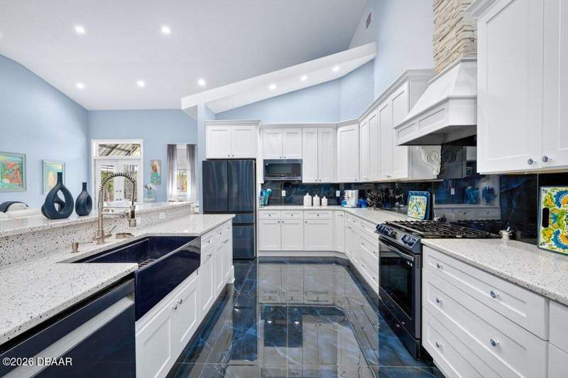 3 bedroom Single Family Residence at 108 Conifer Lane, Plantation Pines, Ormond Beach — photo 5