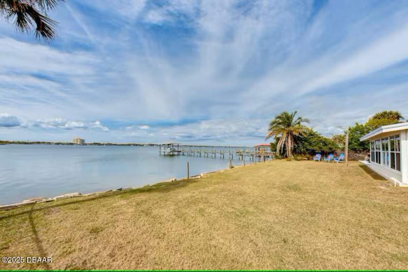 3 bedroom Single Family Residence at 3134 S Peninsula Drive, Halifax, Daytona Beach Shores — photo 3
