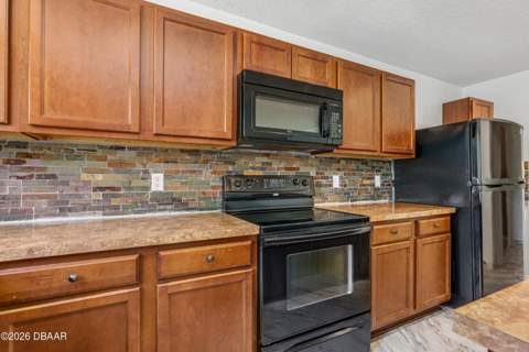 313 Bayberry Lakes Boulevard, Daytona Beach FL - photo 16 of 52