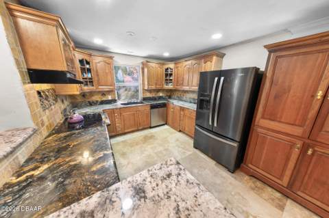 332 Fletcher Avenue, Daytona Beach FL - photo 6 of 27