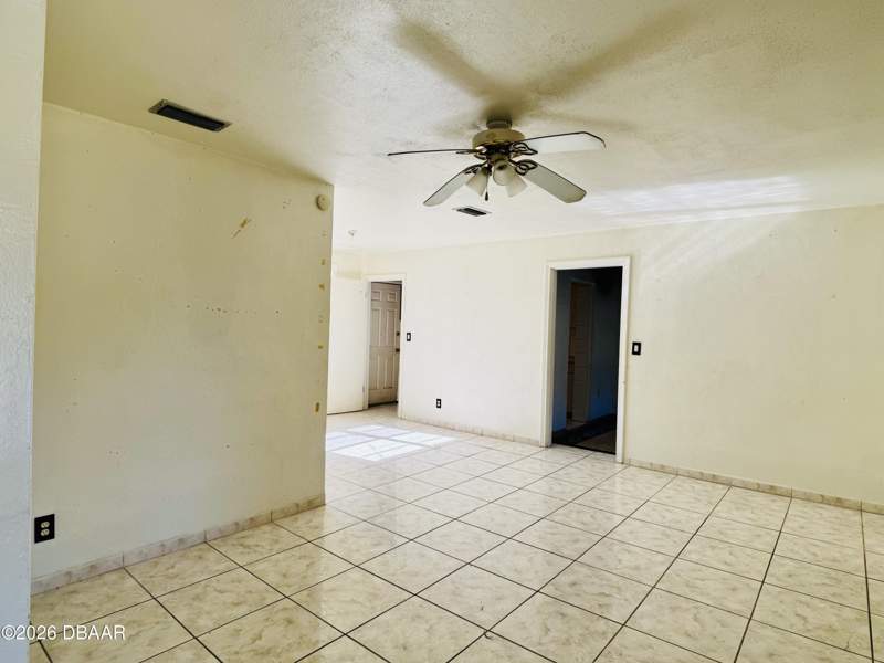 3 bedroom Single Family Residence at 1051 W International Speedway Boulevard, Rosella Park, Daytona Beach — photo 5