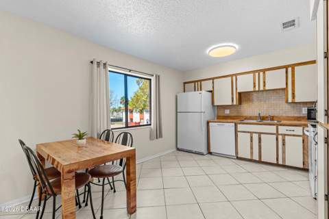 910 Big Tree Road #203, South Daytona FL - photo 12 of 27