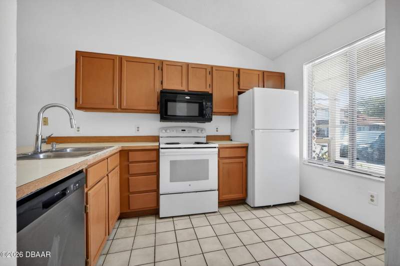 2 bedroom Townhouse at 3559 Forest Branch Drive #E, Townhomes West, Port Orange — photo 4