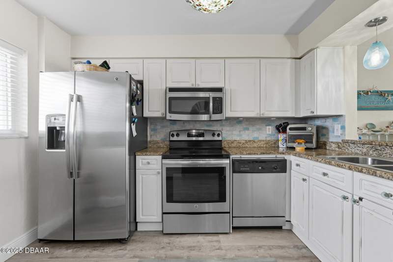 2 bedroom Condominium at 145 N Halifax Avenue #704, Harbor View Condo, Daytona Beach — photo 3