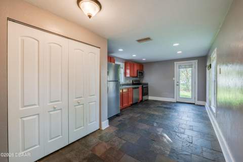 93 Lincoln Avenue, Ormond Beach FL - photo 11 of 34