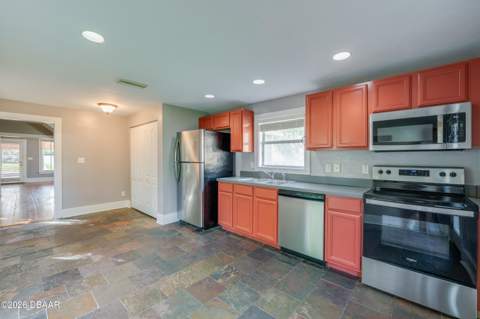 93 Lincoln Avenue, Ormond Beach FL - photo 12 of 34