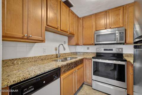 102 S Peninsula Drive #202, Daytona Beach FL - photo 10 of 23